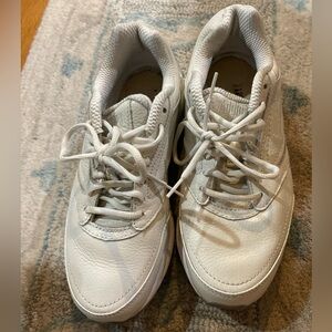 BROOKS LADIES WHITE LEATHER ADDICTION WALKERS 9.5M EC